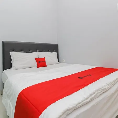 RedDoorz at Ngaggel Jaya Surabaya-2